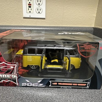 New Maisto G-Ridez 1:25 Scale Volkswagen  Van Samba, Yellow & Charcoal.