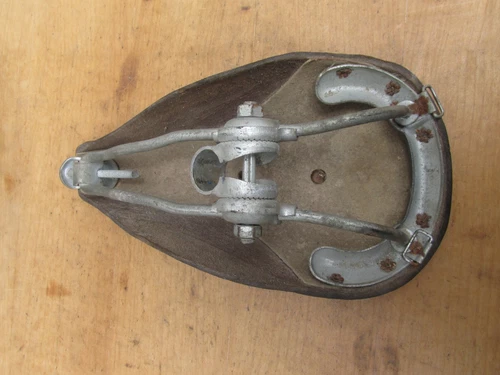 VINTAGE UNIC 42 ANTIQUE RACING LEATHER BICYCLE SADDLE BIKE SADDLE - Picture 6 of 9
