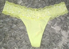 NeW vs pink Lace star trim  thong Panty Size small 