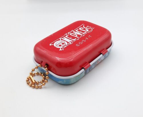 One Piece Shirahoshi 2" mini contenedor de lata de metal - Imagen 3 de 3