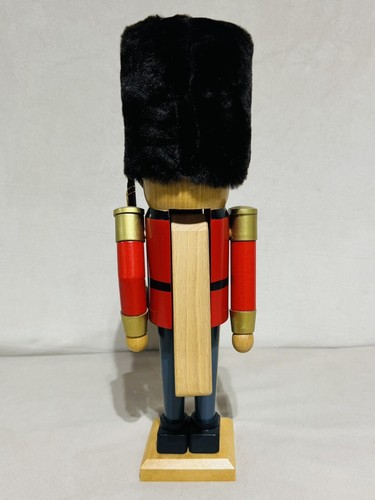 Original Steinbach Nutcracker • English Royal Guard Soldier • 15.5” Tall • MINT - Picture 4 of 5