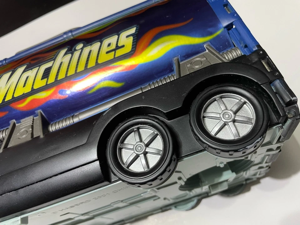 Micro Machines Super Stunt City Semi Tanker Truck Play Set Hasbro 2001 - Image 2 of 4