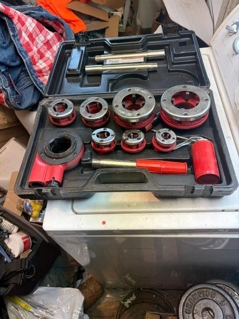 NPT Ratcheting Hand Pipe Threader In Case With 3/8' 1/2" 3/4 1"1 1/4" 1 1/2" 2"