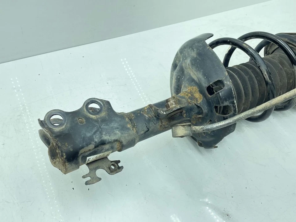 Ammortizzatore anteriore con molla Toyota Prius Prime 2016 4851047470 BCE22700 - Immagine 4 di 4