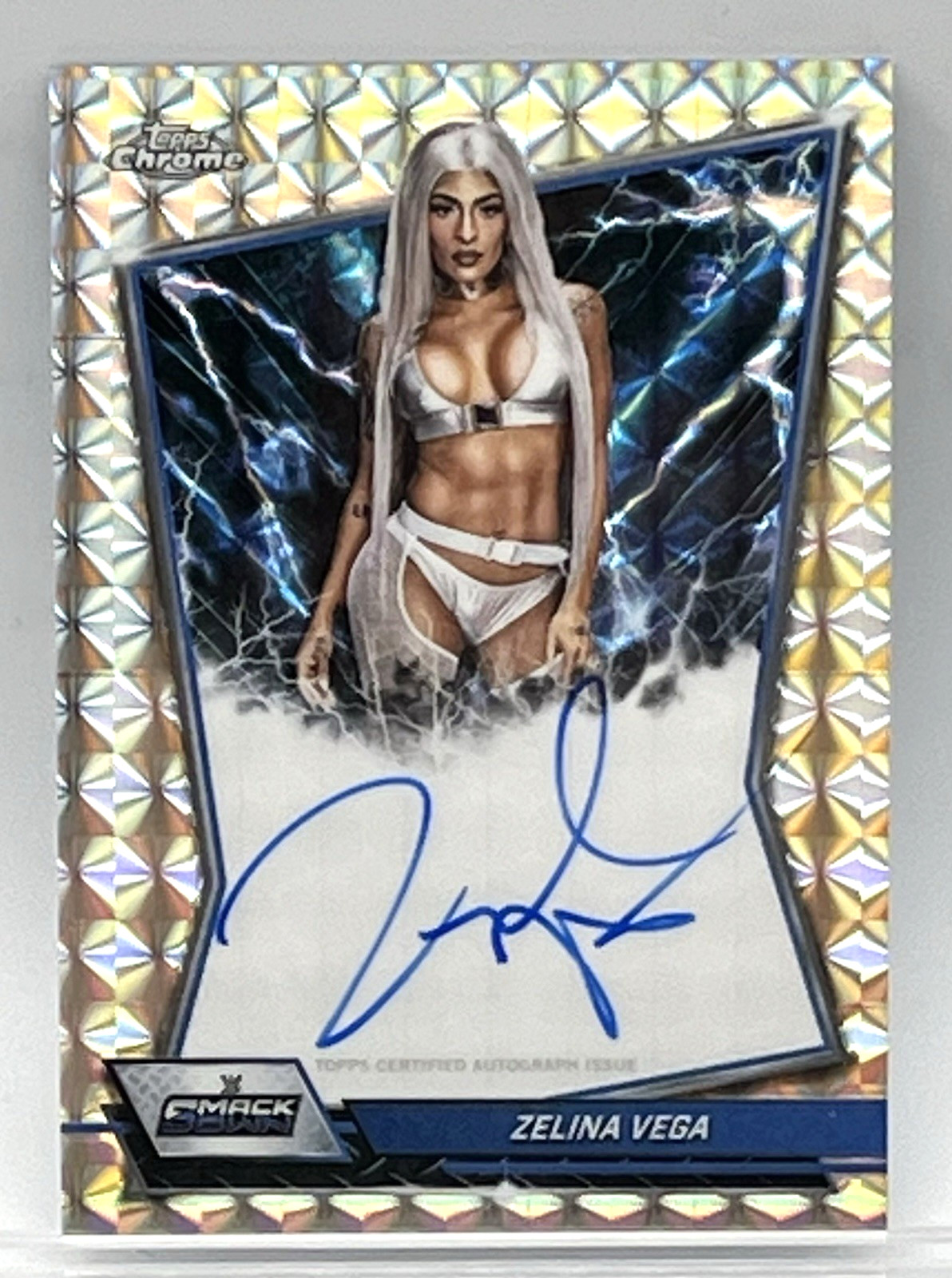 ZELINA VEGA - 2026 WWE TOPPS CHROME GEOMETRIC ON CARD AUTOGRAPH - SMACKDOWN view 2