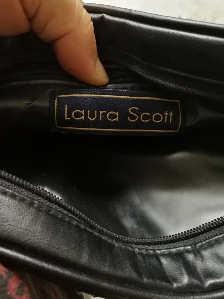 Женская маленькая средняя черная сумочка Laura Scott с золотым и черным ремешком на цепочке - Изображение 3 из 3