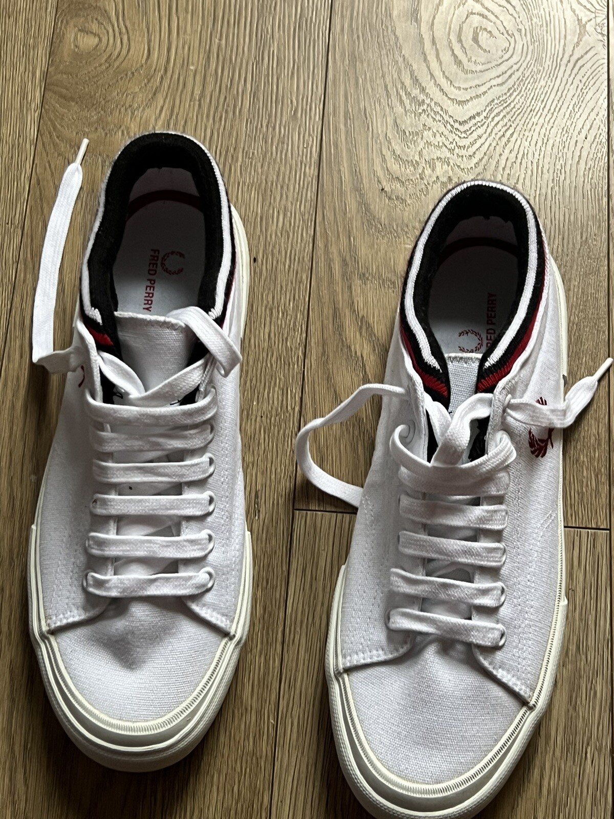 Foto 1 di 24