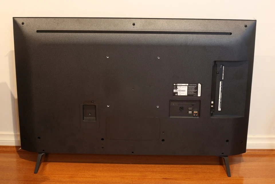 LG Smart TV 43", Model 43UR8050PSB.AAUFLJD in original box - PRICE DROP! - image 3 of 4