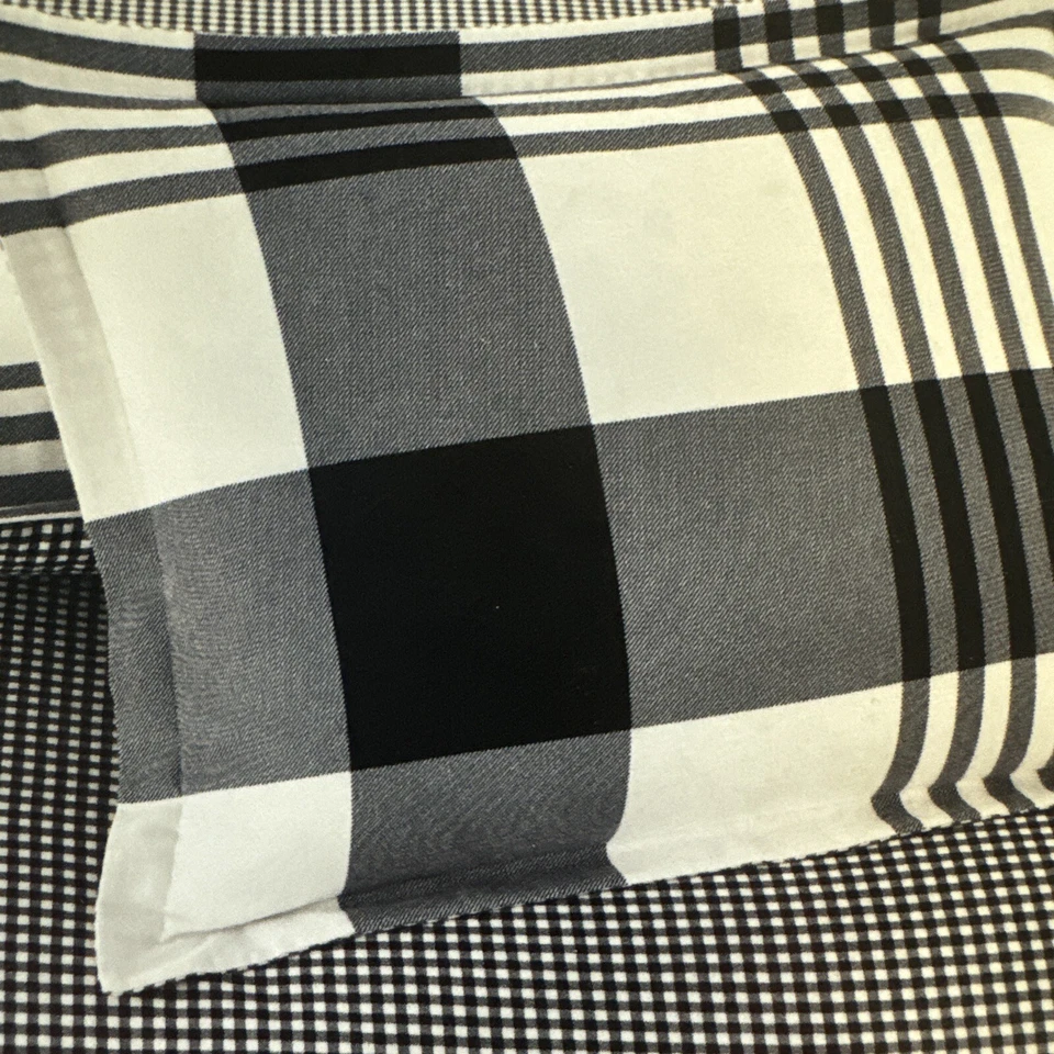 Franela de algodón Martha Stewart Montana a cuadros ónix estándar 20x28 blanca negra Foto 2 de 3