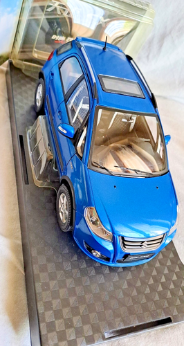 SUZUKI SX4 S-Cross 2005 diecast 1:18 dealer edition, come nuovo/ as new - Foto 7 di 19