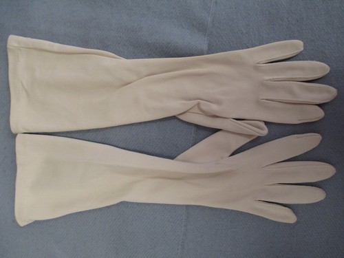 VTG LADIES GLOVES, 3 PAIR, WHITE, BEIGE, BLACK, CLEAN & NICE, SIZES 6 1/2-7 1/2 - Picture 8 of 23