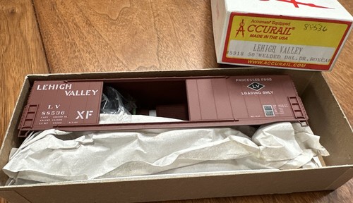Kit Accurail HO #5918 50’ Caja Acero Soldada Coche Lehigh Valley L. V. 88536 NY | Zustand: New