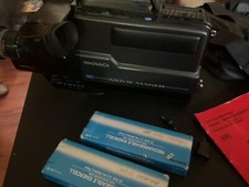 Magnavox VHS MOVIE-MAKER Camcorder VR8208AV01 With Battery