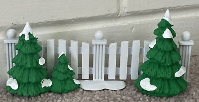 Department 56 ''Frosty Tree-Lined Picket Fence #5207-8  Snow Village Hand Painted
