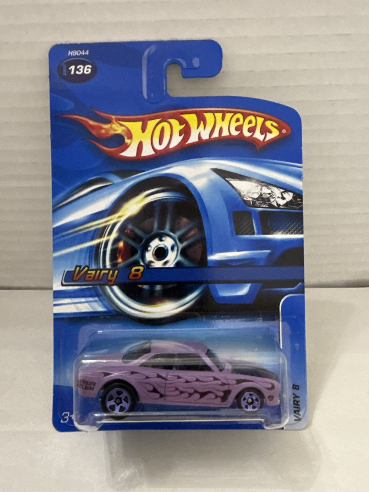 2005 Hot Wheels Vairy 8 136/187 Matte Purple