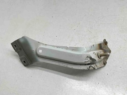VW CADDY III Furgon 2KA, 2KH, 2CA, 2CH Kotflügelhalter vorne links 32683556