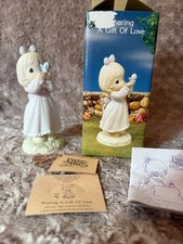 Precious Moments 527114 Sharing A Gift Of Love -Vintage Figurine FREE SHIPPING