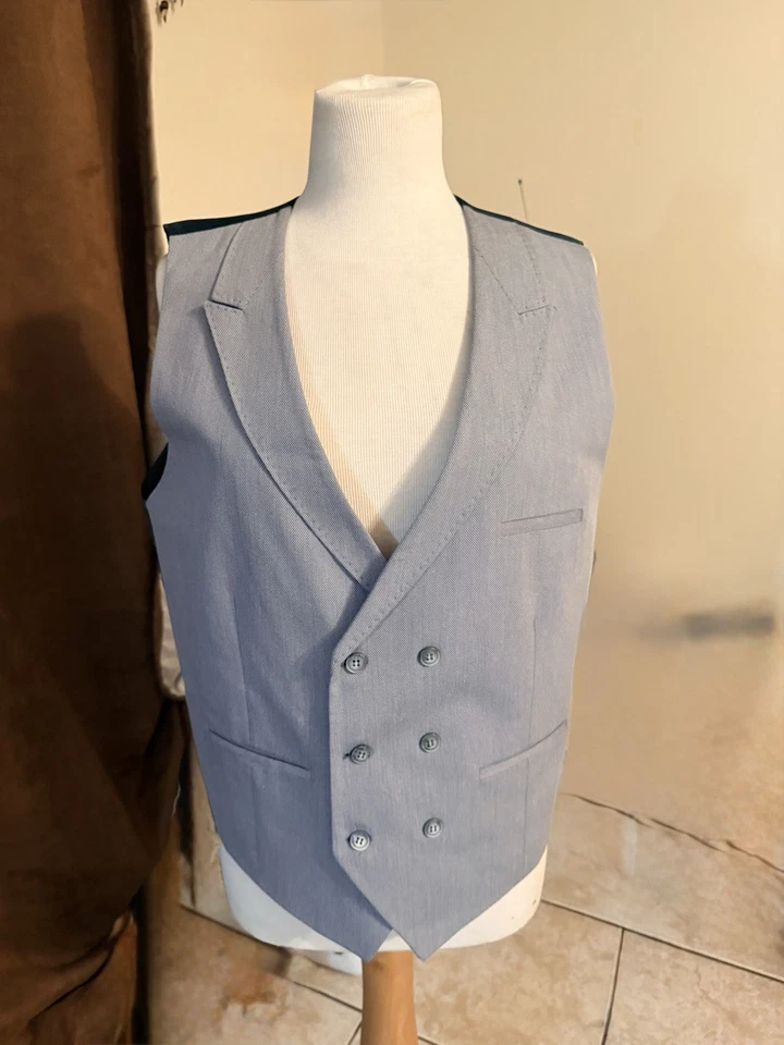 Traje Avanti Milano Hombre 3 Piezas 2 Botones Gris Hecho en Turquía Foto 2 de 4