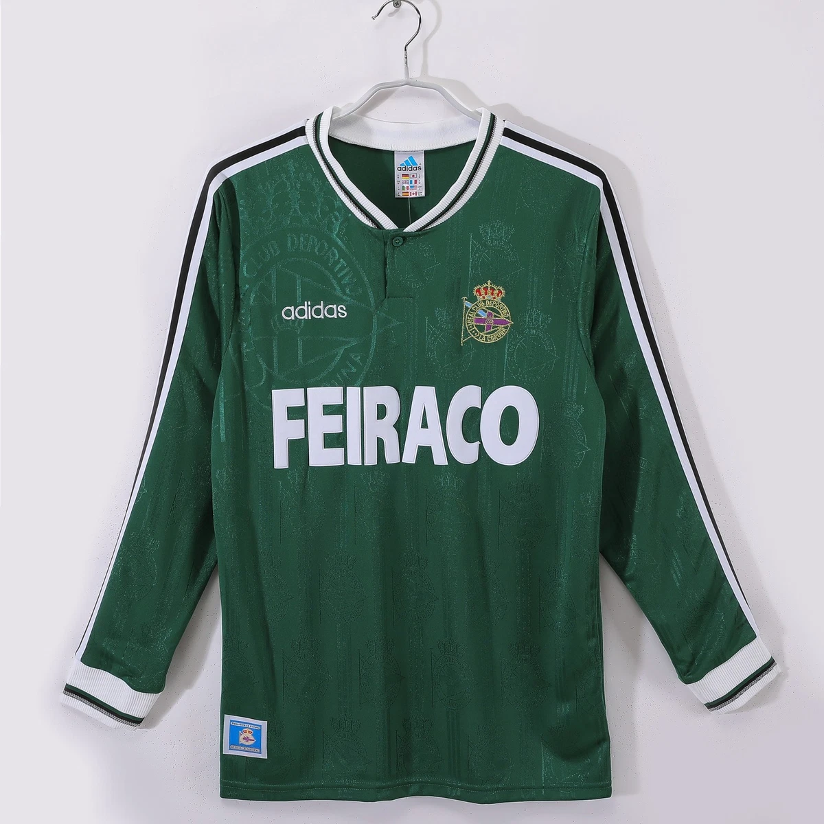 Le Deportivo La Coruña lance un superbe maillot Kappa doré pour