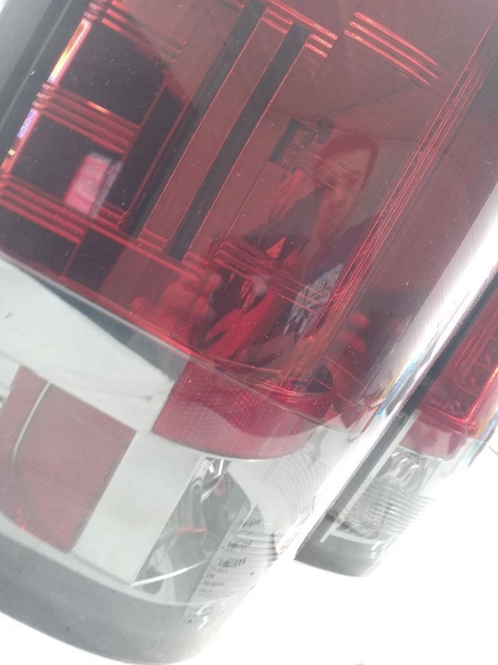 Luces traseras LED Spyder rojas ahumadas ALT-YD-CS07-LED-RS para Chevy Silverado 07- Foto 4 de 4