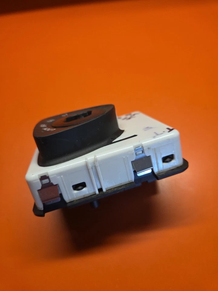 Interruptor de encendido saab 9-3 03-11 Saab 9-3 ISM sin probar Foto 3 de 4