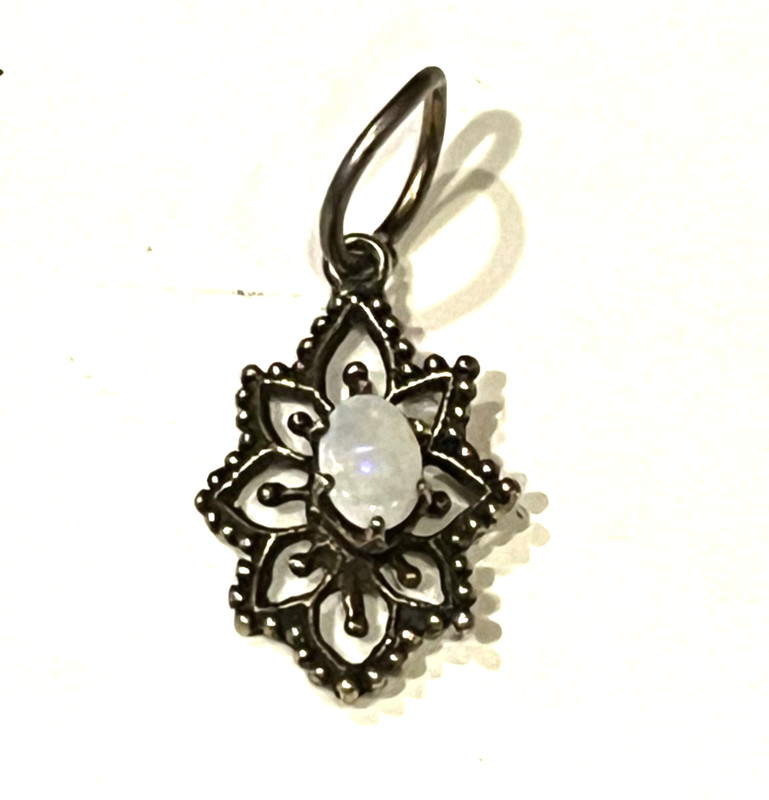 925 STERLING SILVER Charm pendant estate 1.6g Natural Oval Opal Gemstone filigre
