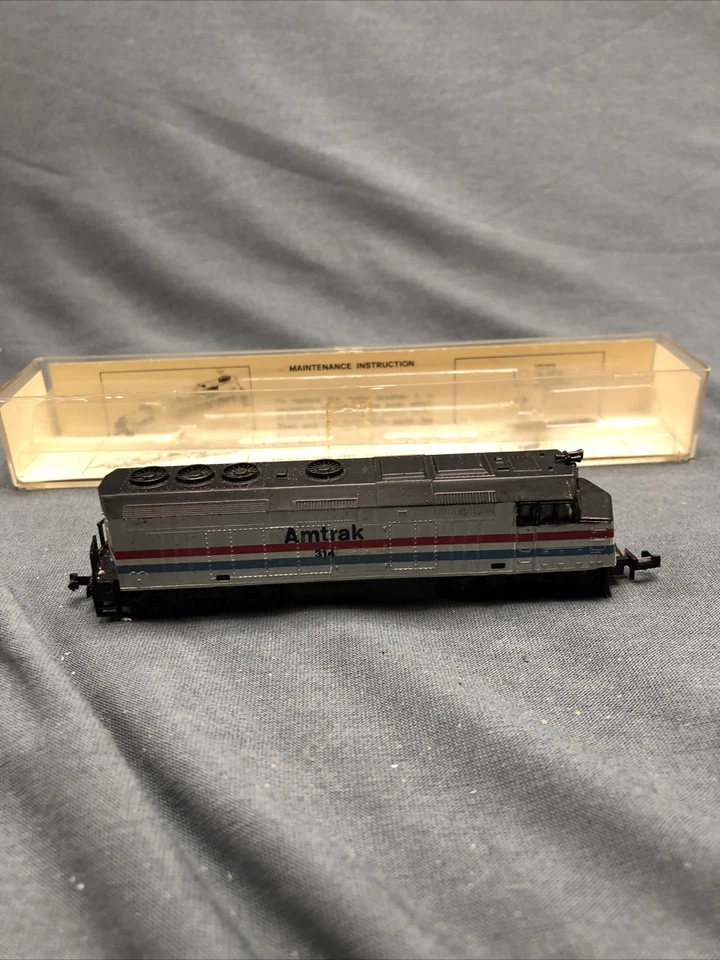 Model Power N Scale F-40PH Diesel Locomotive Amtrak #314  (LOOK) - Image 4 of 4