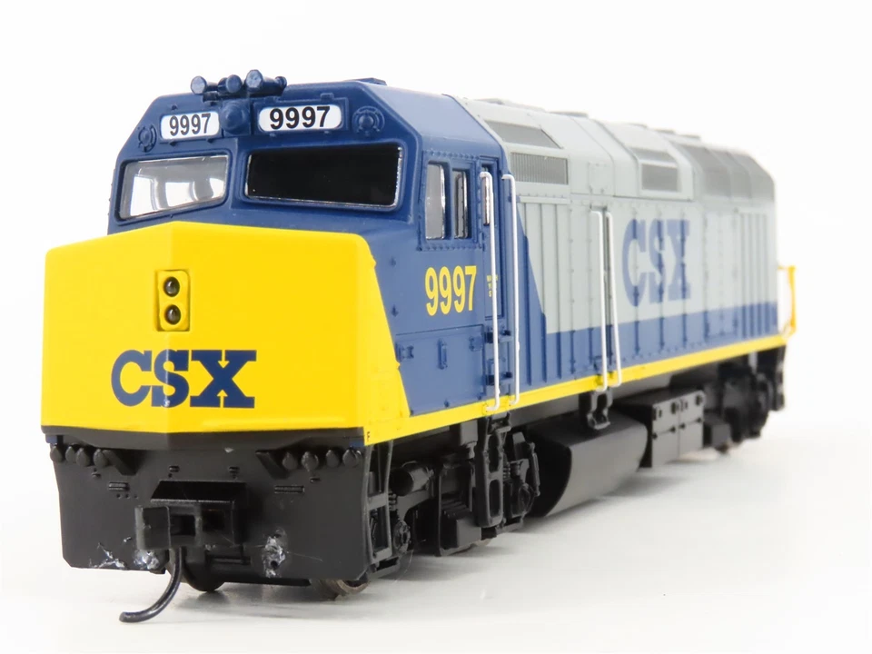 HO Scale Walthers 910-9478 CSX Railway F40PH PH 2b Diesel Locomotive #9997  - Image 4 of 4