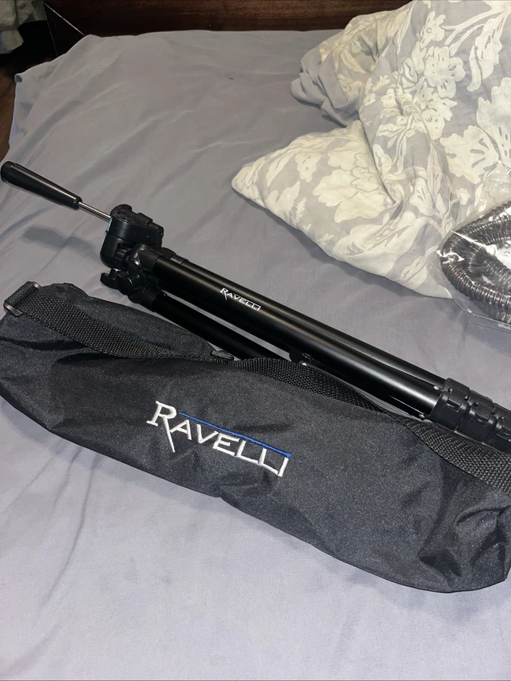Perdect – Ravelli APLT2 50” Tripod w/ Carry Bag Open box. No signs of wear. - Image 2 of 2