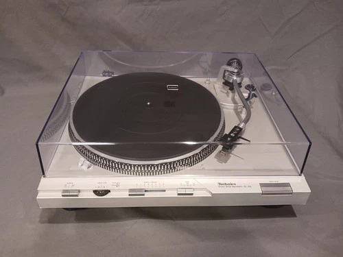 TECHNICS SL-D3 DIRECT DRIVE AUTOMATIC TURNTABLE