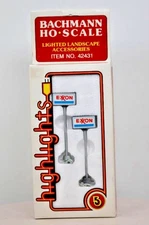 HO 1:87 Bachmann 42431, Lighted Landscape Accessories, Exxon Gas Station Signs