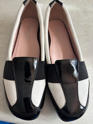 Taryan Rose Womens  White & Blk Patent & Leather Mary Jane Sz 7