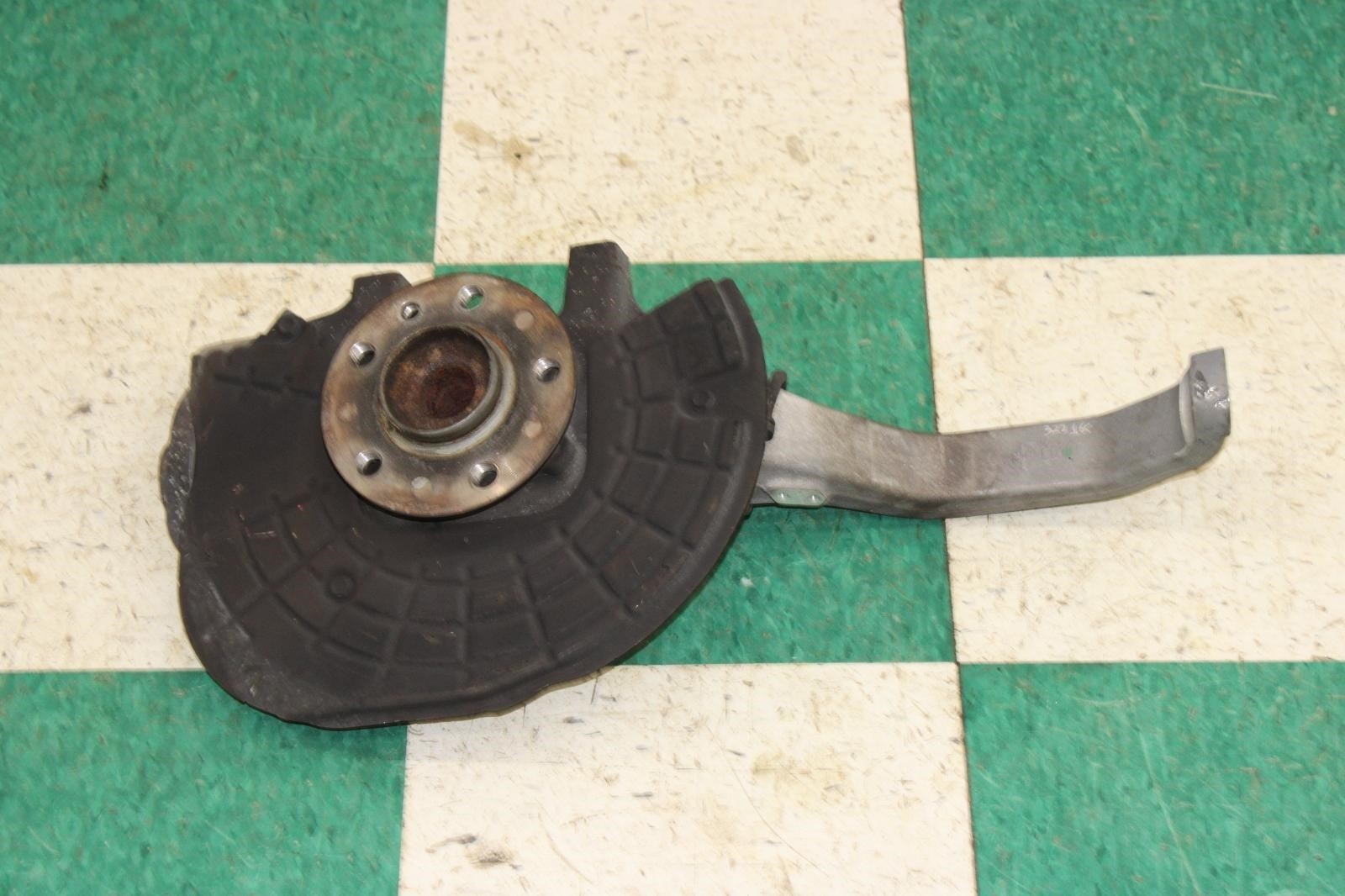 14-17 Ghibli Driver Left LH LF Front Bearing Hub Spindle Knuckle Unit Factory OE