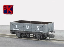 Peco NR-40M - 5 Plank Mineral Wagon - LMS Light Grey 'N' Gauge - Tracked 48