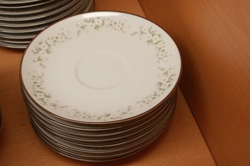 63 PEZZI SPLENDIDI NORITAKE ANNABELLE MARGHERIES con PLATINO #6856 (Vedi Descrizione) - Foto 7 di 14