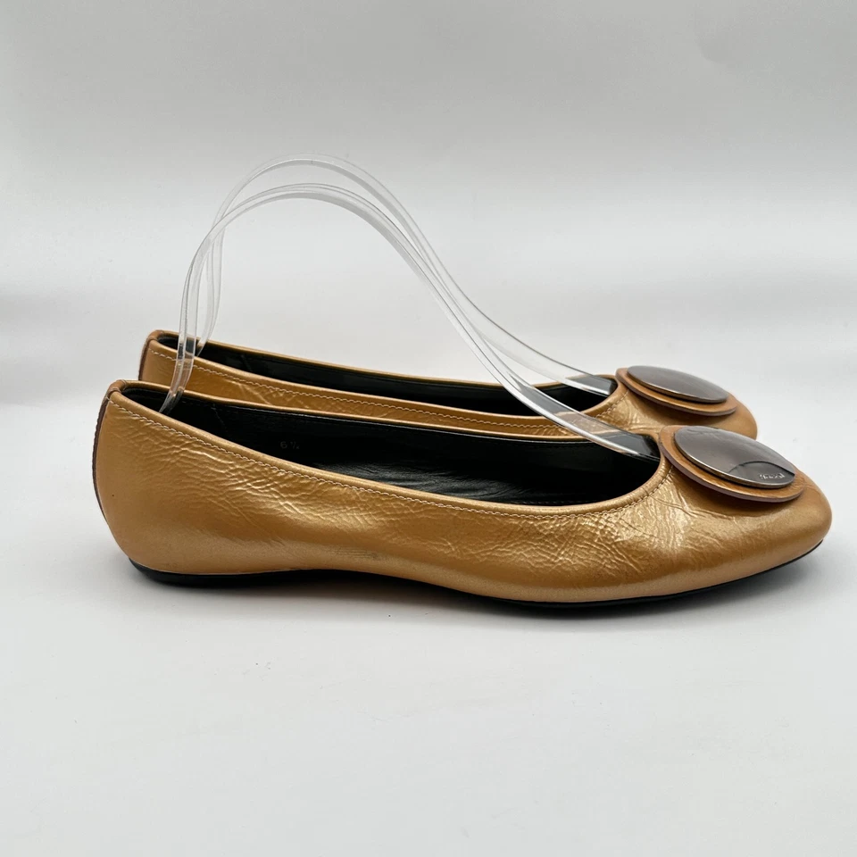 Sapatos femininos Hogan balé 6,5 ouro couro envernizado enfeite disco prata - Imagem 2 de 4