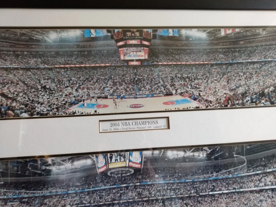 2004 NBA Champions Detroit Pistons - Stanley Cup Champions 2004 Tampa Bay Light - Imagem 3 de 4