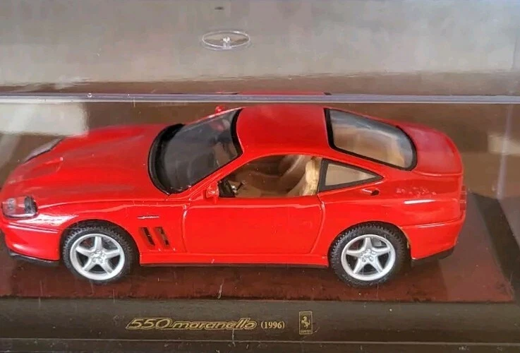 3 Tre modellini auto 1:43 - Immagine 2 di 3