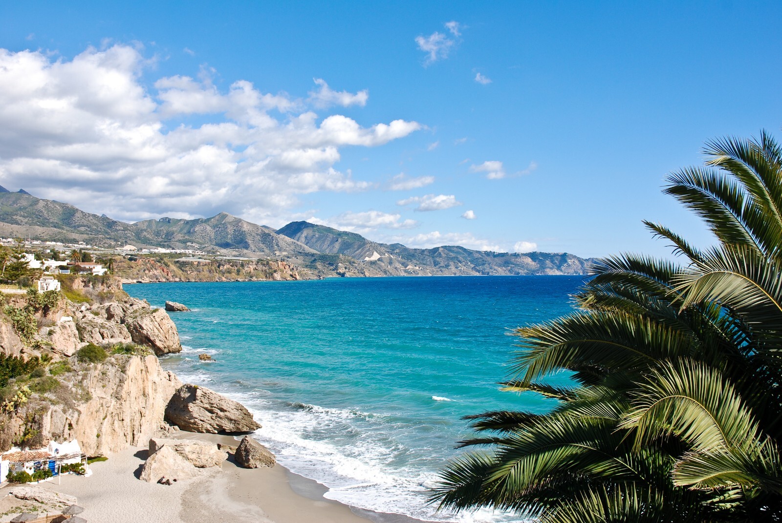 Nerja España Playa y Ciudad Naturaleza Paisaje Imagen Póster Impresión Fotográfica