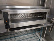 Vollrath JW30 35" Countertop Cheese Melter - 240V