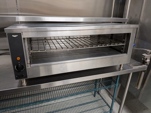 Vollrath JW30 35" Countertop Cheese Melter - 240V