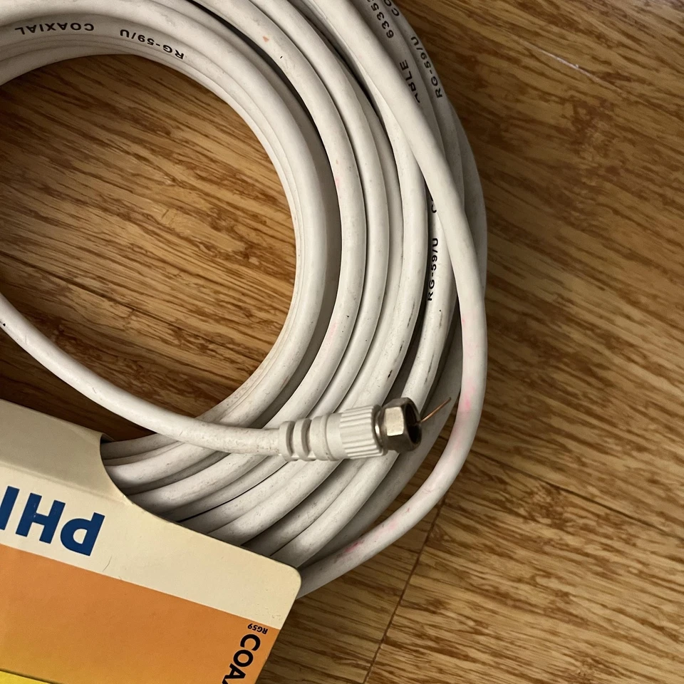 Philips Coaxial Cable 50ft RG59 Video TV Antenna Wire White with 2-Way Splitter - Image 4 of 4
