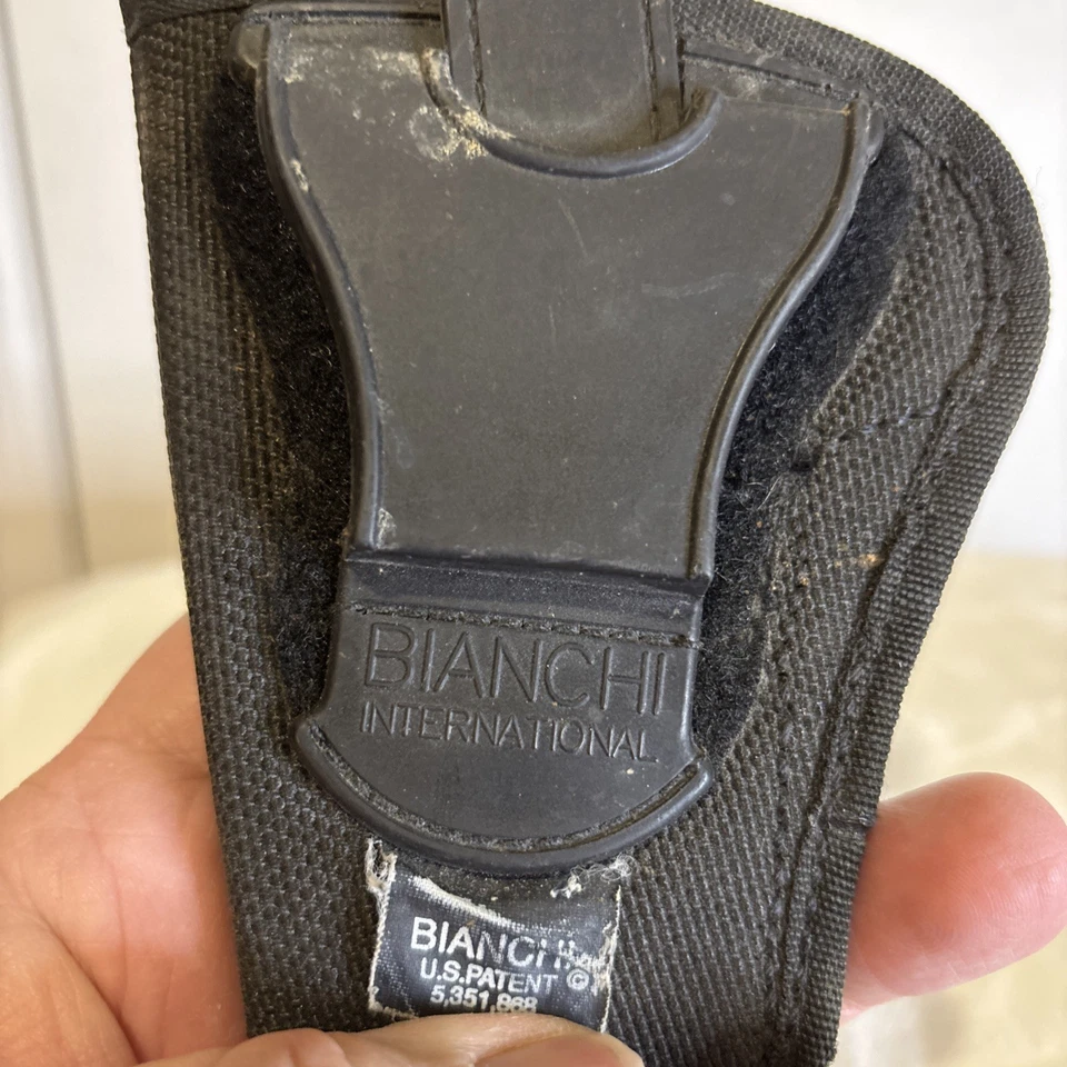 Bianchi International Black Nylon Holster Size 1 RH - Image 3 of 4