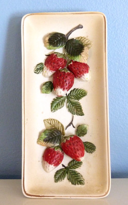 Vintage Strawberry Ceramic Wall Plaque 3-1/2''wide 7-1/2'' long 1-1/4''deep