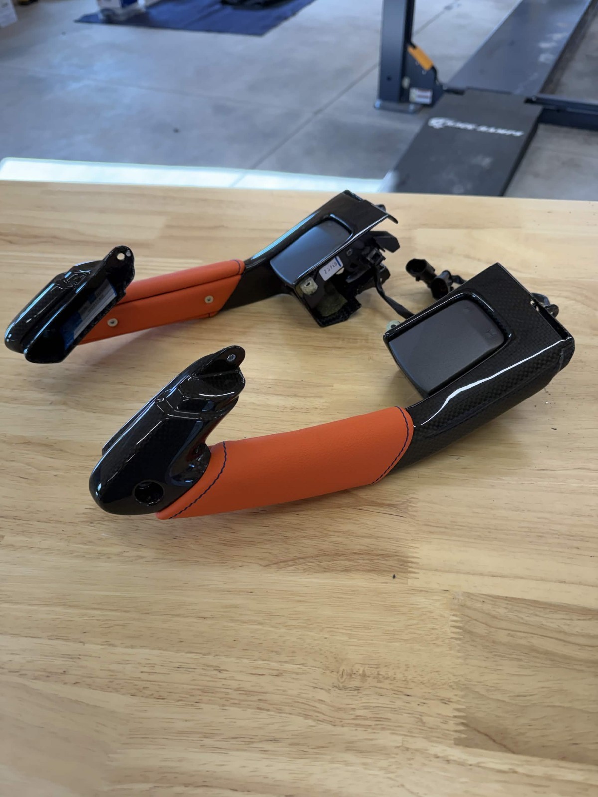 Ferrari F8 Door release handle Orange