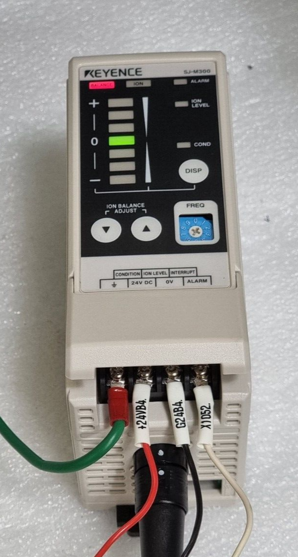 KEYENCE SJ-M300 Controller SJ-M070 Static Eliminator Ionizer