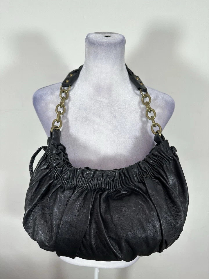 Bolso de mujer Bcbgmaxazaria color negro 100 % cuero suave Foto 4 de 4