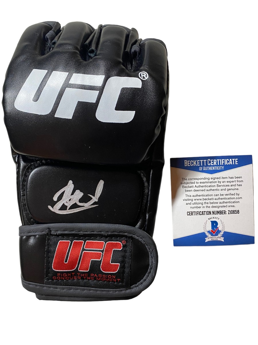 ISLAM MAKHACHEV SIGNED UFC MMA GLOVE BECKETT BAS COA Z10658 | eBay