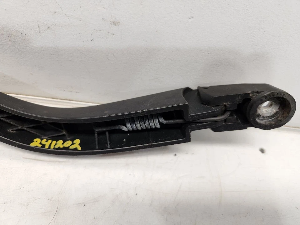 Brazo limpiaparabrisas trasero Honda Fit 2007 (portón) Foto 3 de 4