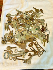 Vintage Lot Misc Keys 3 lbs 9 skeleton keys for crafting, projects, collectors